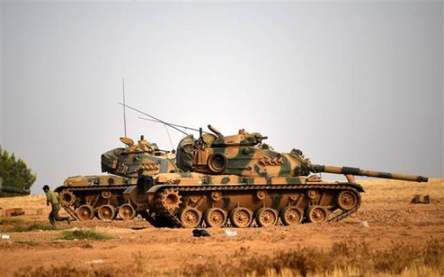 Sınırdaki tanklar bu sabah Suriye'ye girdi