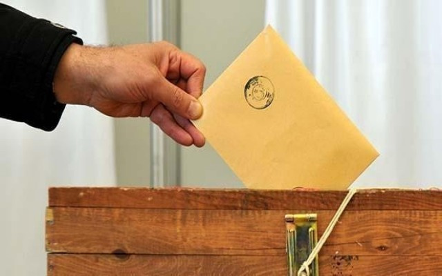 AK Parti'den 3 yılda 3 seçim önerisi