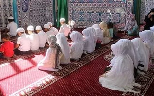 Afyon'da öğrencilere namaz takip çizelgesi