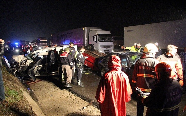 Bolu’da zincirleme trafik kazası: 1 ölü 9 yaralı