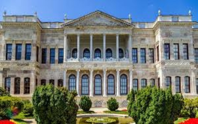 Dolmabahçe Sarayı'nda restorasyon skandalı