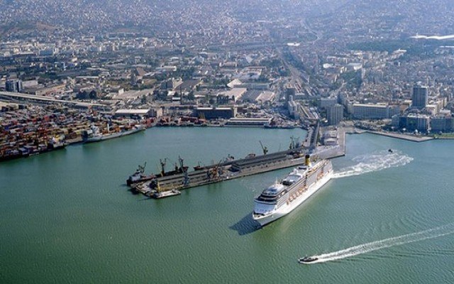 İzmir limanı fona devredildi