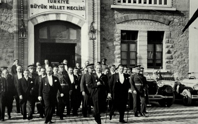 Atatürk de 1 oyla seçildi yalanı tepki çekti