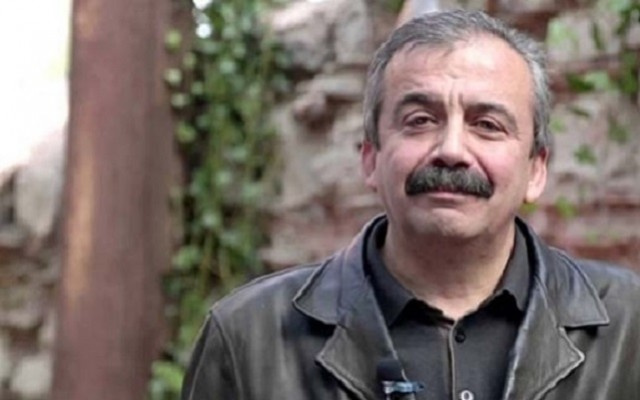 Sırrı Süreyya Önder: Siyaseti bırakıyorum