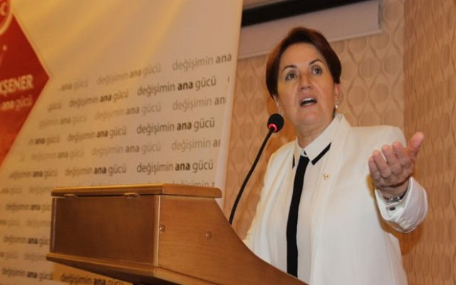  Meral Akşener'den yeni parti açıklaması