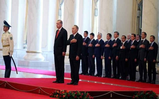 Erdoğan'ın karşılandığı törende sürpriz isimler