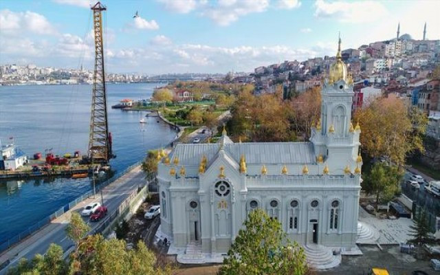 Kilise açılışında önemli mesajlar