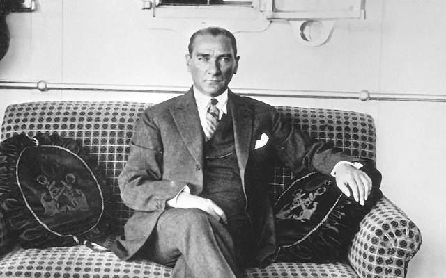 Devletin sitesinde Atatürk'e ağır hakaret
