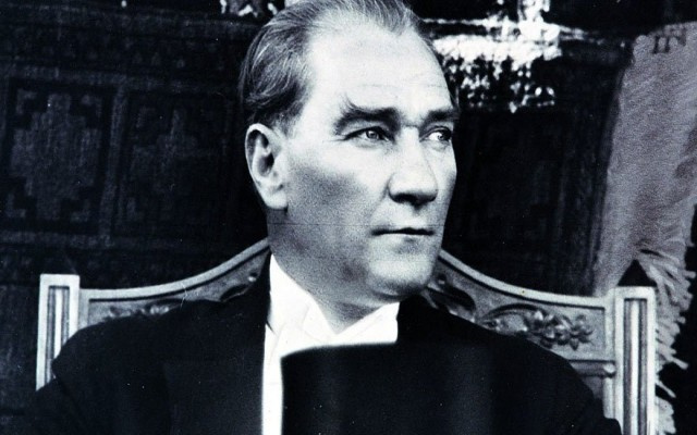 Fehmi Koru: Atatürk dinsizliği seçmedi