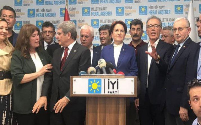 İYİ Parti'de şok gelişme