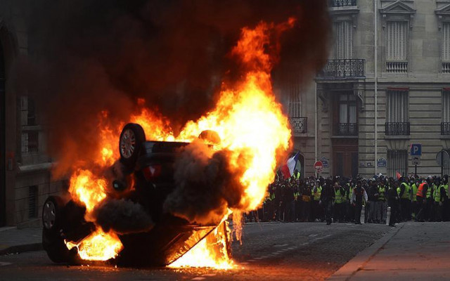 Fransa'daki gösterilerde ağır bilanço