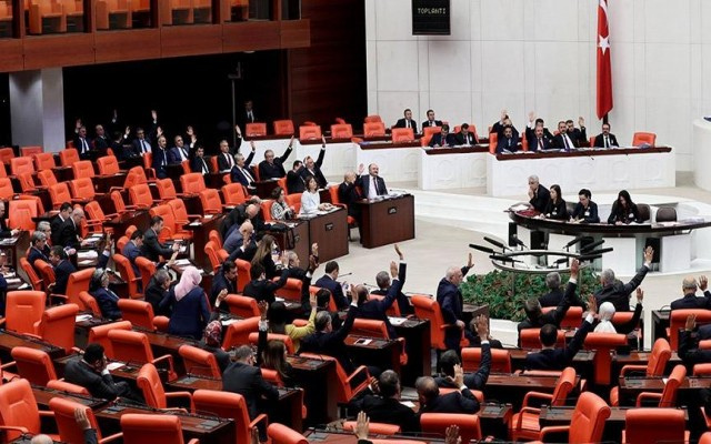 AKP CHP ve MHP kendi ayrıcalıkları için uzlaştılar