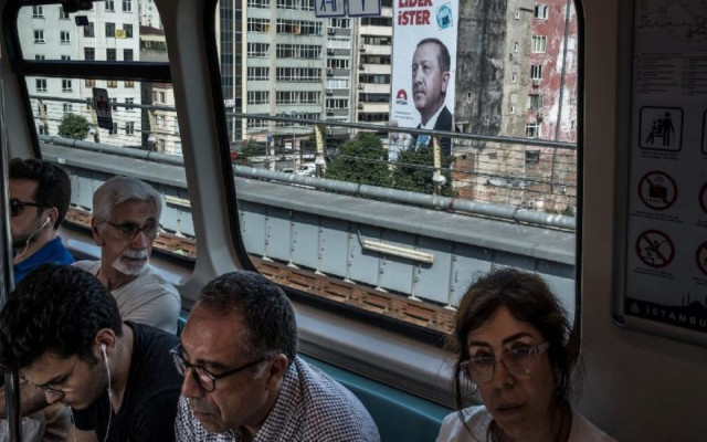 NYT: Türkler ülkeyi terk ediyor