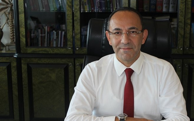 CHP'li Urla Belediye Başkanı İbrahim Burak Oğuz, FETÖ'den tutuklandı