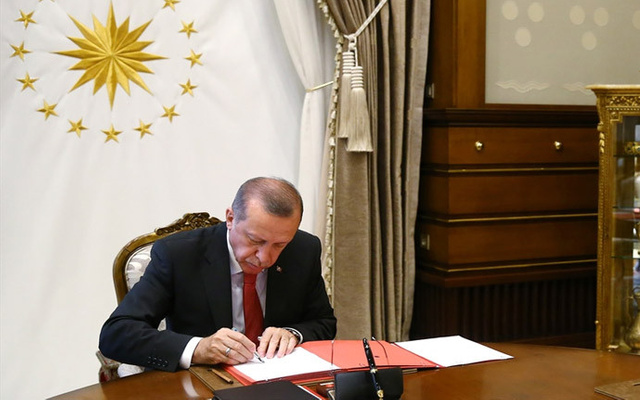 Erdoğan imzaladı! 3 kişi görevden alındı