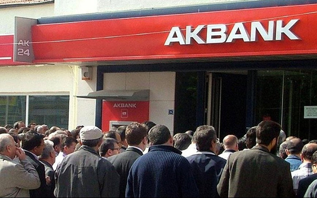 Kredi borcu olanlar dikkat! Akbank, 714,5 milyon TL'lik kredi alacaklarını sattı