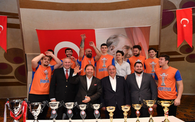  Maltepe Amatör Spor Kulüpleri’nden Başkan Ali Kılıç’a teşekkür
