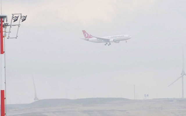 8 Uçak İstanbul havalimanına inemedi