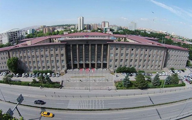 CHP’li Tanal: Bakanın üniversitesine verilen müze binasındaki eserlere ne oldu?