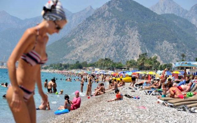 Antalya'ya Rus turist yağdı