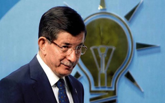 Davutoğlu AKP'de kendine yer arayışı içerisinde
