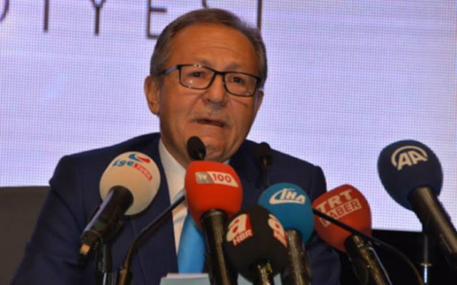 Ağlayarak AKP'den istifa eden başkandan Babacan’a destek