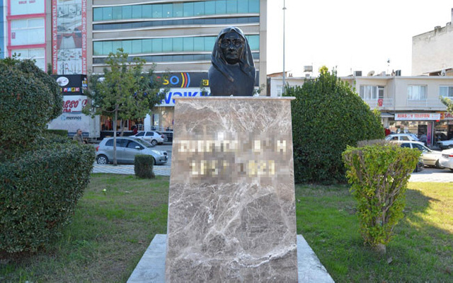 Ulu Önder Atatürk'ün annesi Zübeyde Hanım'ın büstüne saldırı