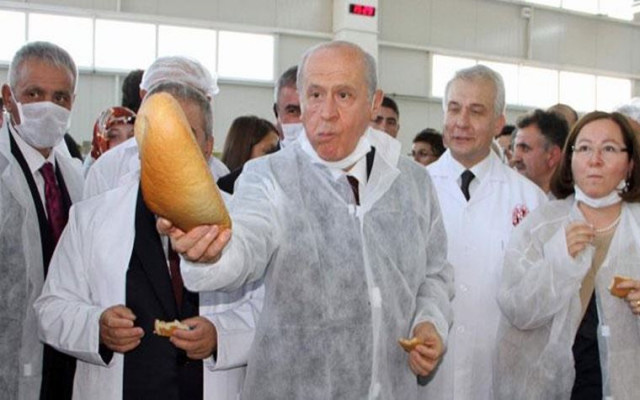 Sözcü yazarından Bahçeli'ye askıda ekmek eleştirisi: İlla ki asacak..