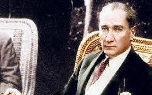 Atatürk'ü saygıyla ve minnetle anıyoruz