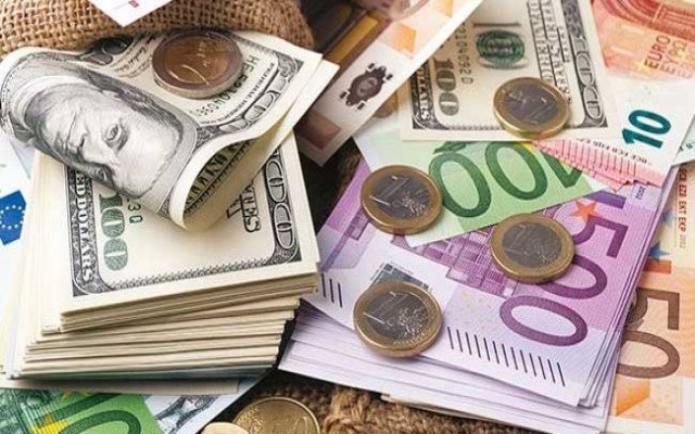 Dövizin ateşi çıktı:Euro 10 lira