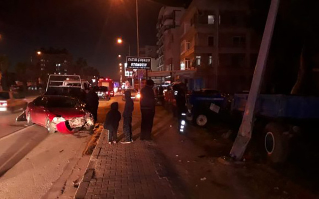 AKP'li Özhaseki, Türel ve Yılmaz trafik kazasında yaralandı