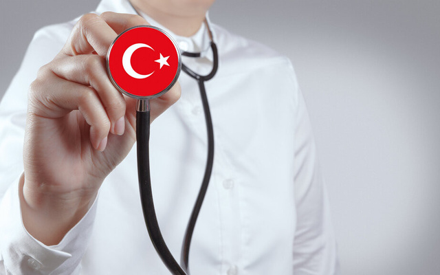 Türkiye sağlık çalışanlarını alkışladı
