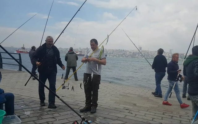 Üsküdar Belediyesi kendi sınırları içinde balık tutmayı yasakladı