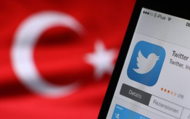 AKP'li Ünal Twitter'ı kapatma sinyali verdi