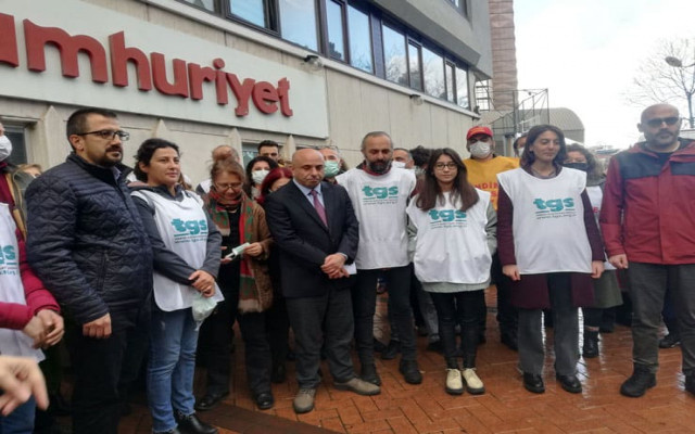 Cumhuriyet Yazarı Orhan Bursalı'dan İşten Çıkarmalara Tepki