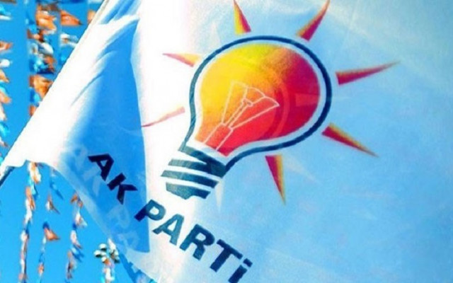 AKP'de İstifalar Sürüyor
