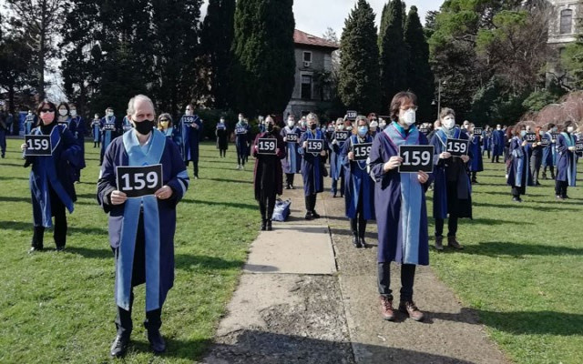 Boğaziçi'li Akademisyenlerden gözaltılara protesto