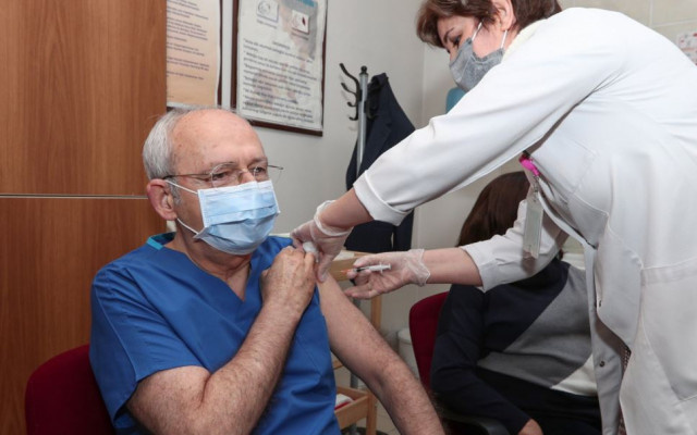     Kılıçdaroğlu ikinci doz aşısını oldu 