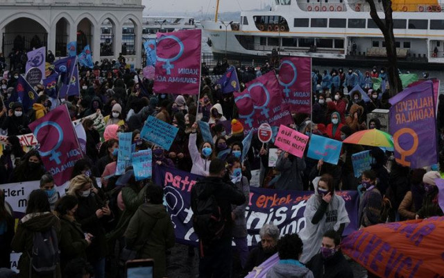 Kadınlar Kadıköy'den seslendi: Özgürlüğümüz için bir aradayız