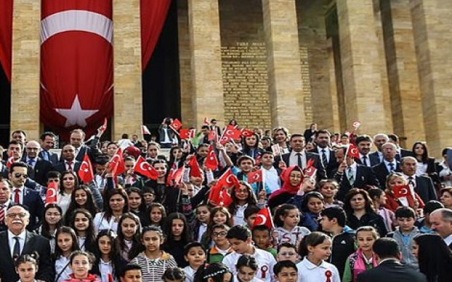 Erdoğan ve Bahçeli Anıtkabir'deki törene katılmadı