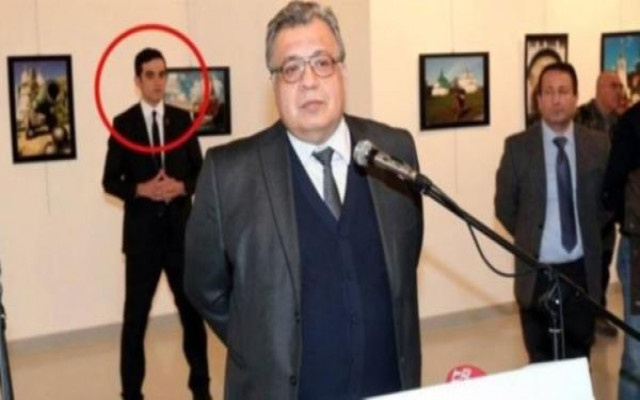 Ahmet Hakan A.A. Muhabirini Karlov Suikastçisine Benzetti