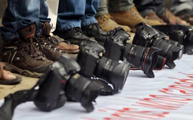 Gazetecilere hapis, kaçakçılara af Geliyor