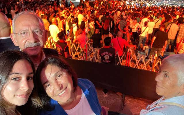 Kılıçdaroğlu, Tarkan konserinden selfie paylaştı
