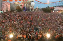 Davutoğlu'ndan Samsun'da vaat yağmuru