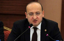 Akdoğan: Öcalan'ı diri diri gömdüler