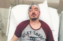 Ünlü sanatçı bıçaklı saldırıya uğradı