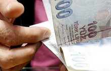 Geçim sıkıntısı çeken emekliye yüzde 100 zam