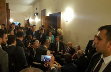 Meclis'te sürpriz görüşme