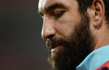 Arda Turan: Beni Hayır'a ikna etmeye uğraşıyorlar