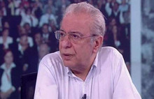 Ünlü gazeteci hayatını kaybetti